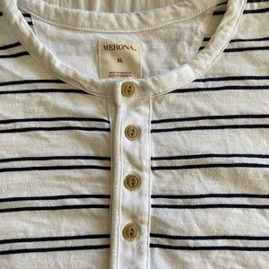 Men’s XL shirt
